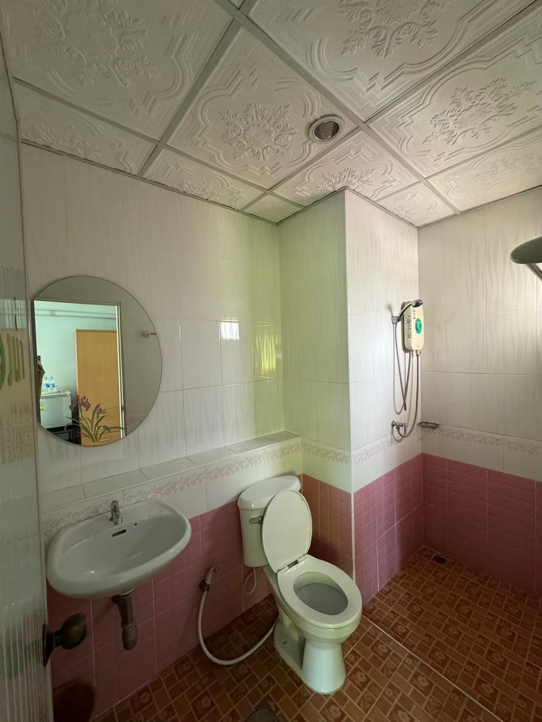 1 Bed Condo — photo 3