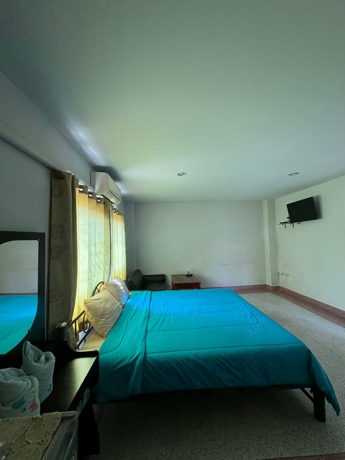 1 Bed Condo — photo 4