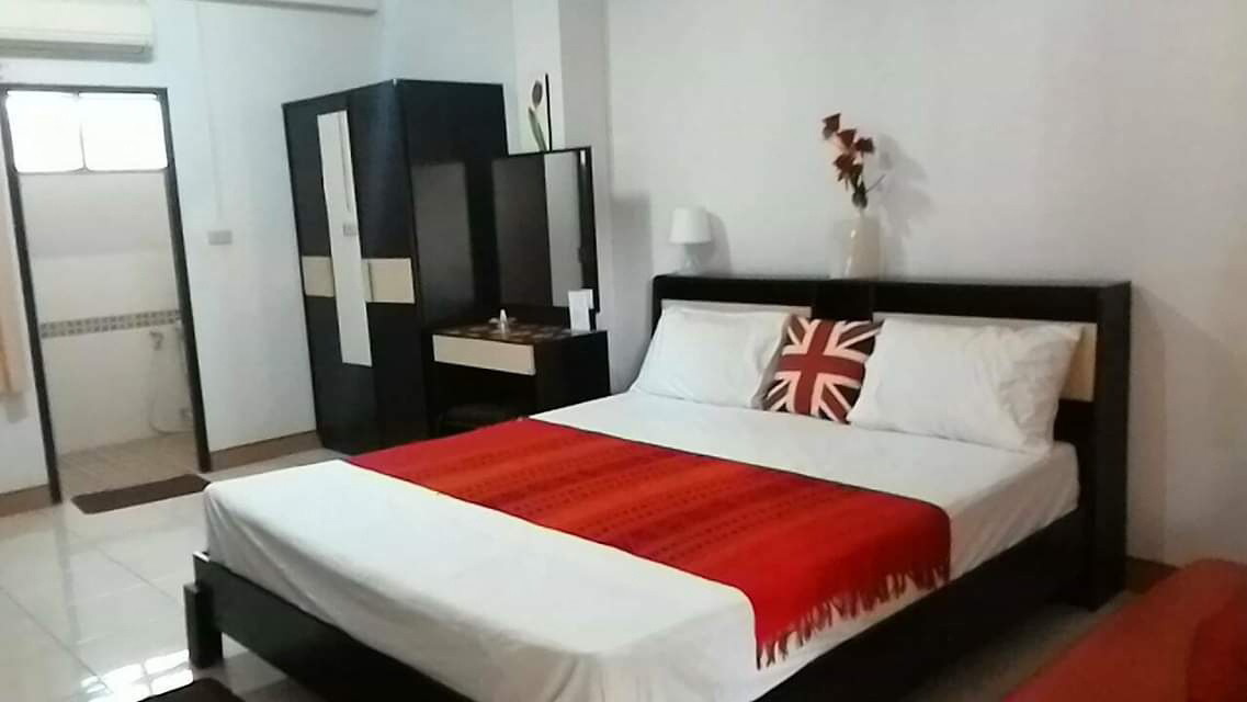 1 Bed Condo — photo 3