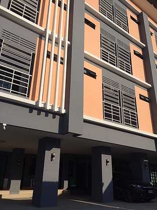 1 Bed Condo — photo 1
