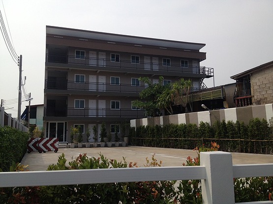 1 Bed Condo — photo 1