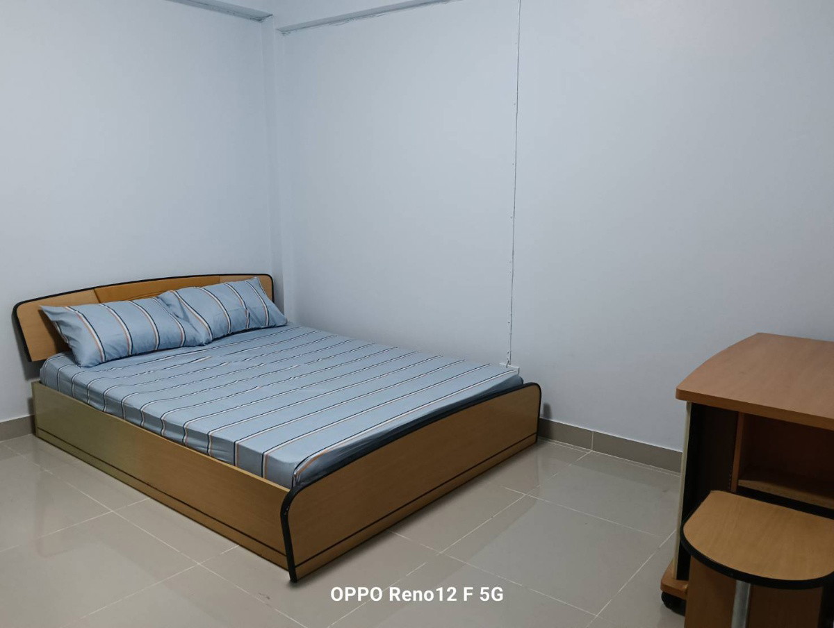1 Bed Condo — photo 2