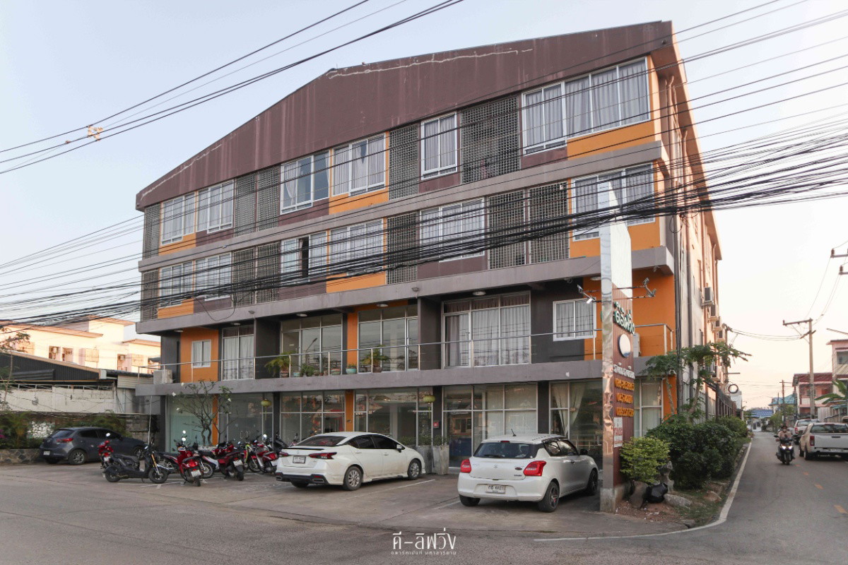 1 Bed Condo — photo 2