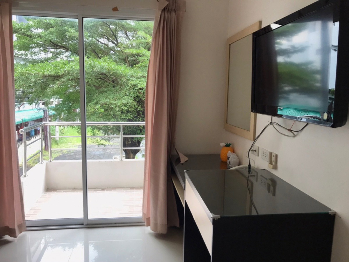 1 Bed Condo — photo 4