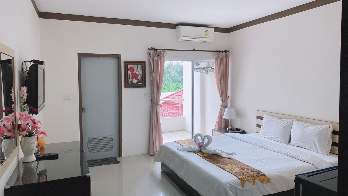 1 Bed Condo — photo 5