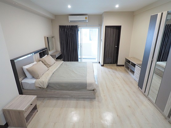 1 Bed Condo · Watthana, bangkok — photo 2