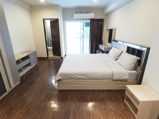 1 Bed Condo · Watthana, bangkok — photo 3