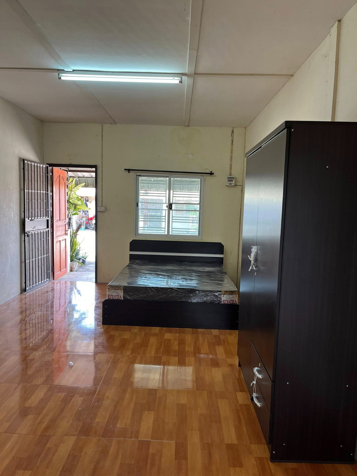 1 Bed Condo — photo 3