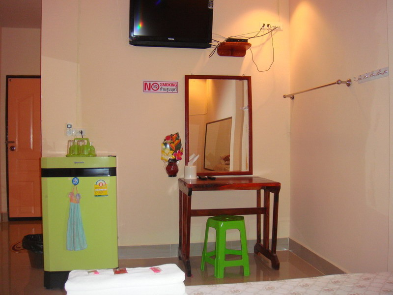 1 Bed Condo — photo 2