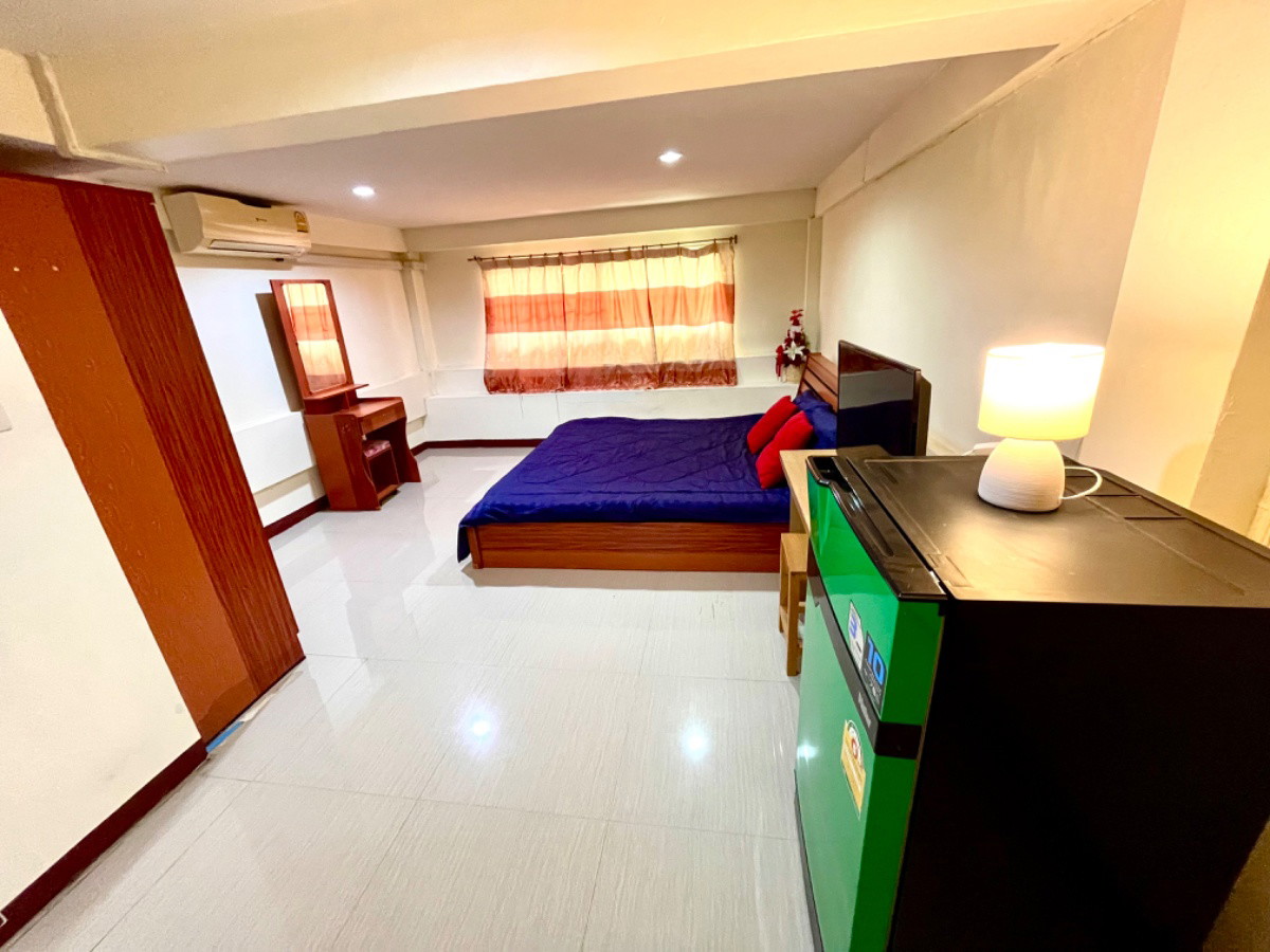 1 Bed Condo — photo 2