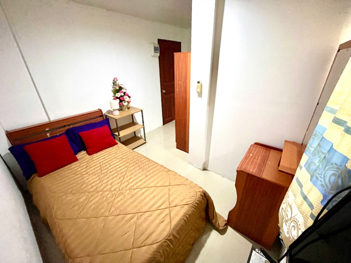 1 Bed Condo — photo 3