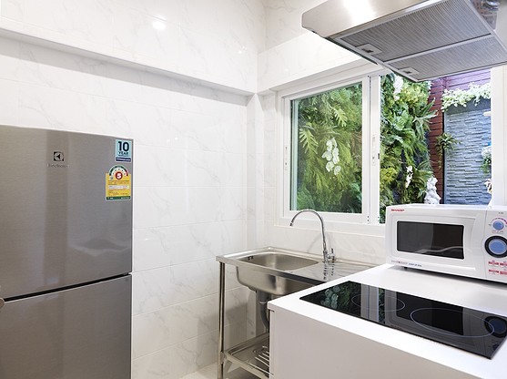 1 Bed Condo · Khlong Toei, bangkok — photo 3