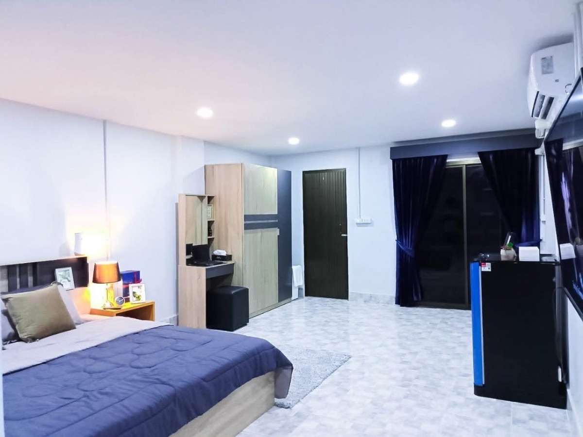 1 Bed Condo — photo 4