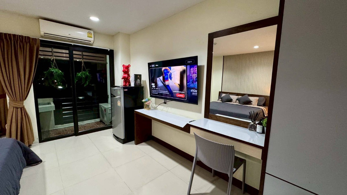 1 Bed Condo — photo 4