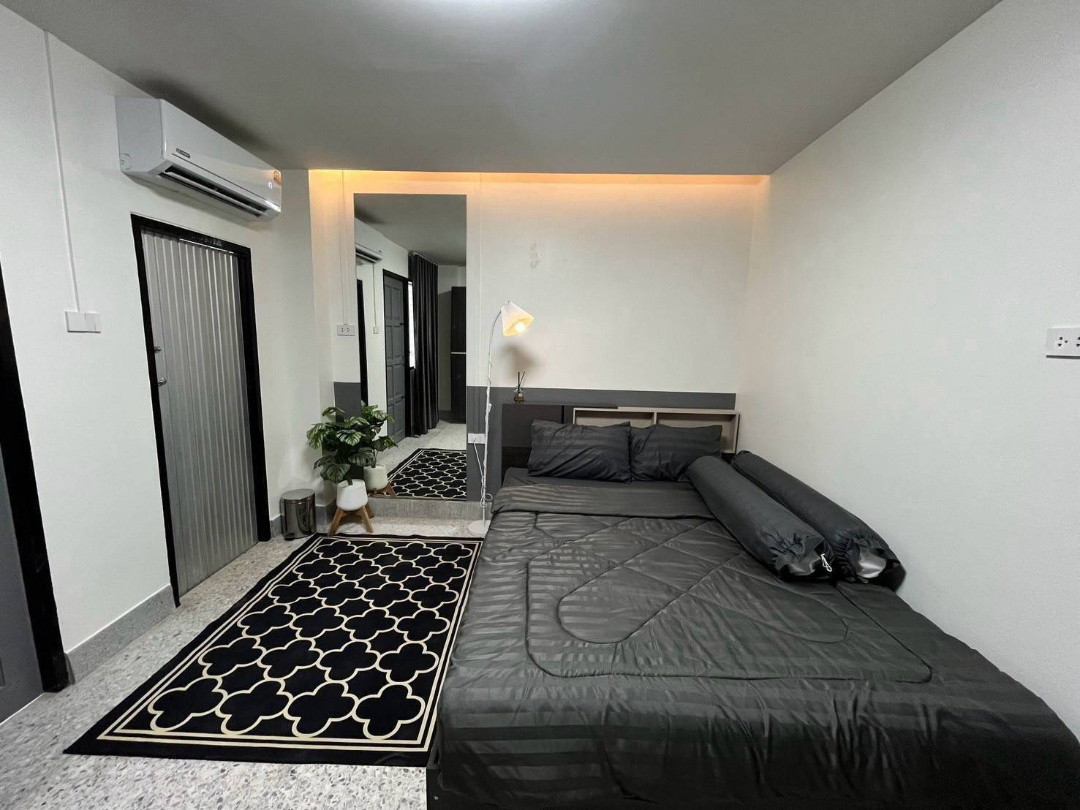 1 Bed Condo — photo 1