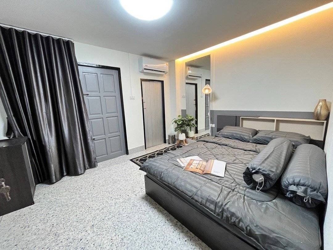 1 Bed Condo — photo 2