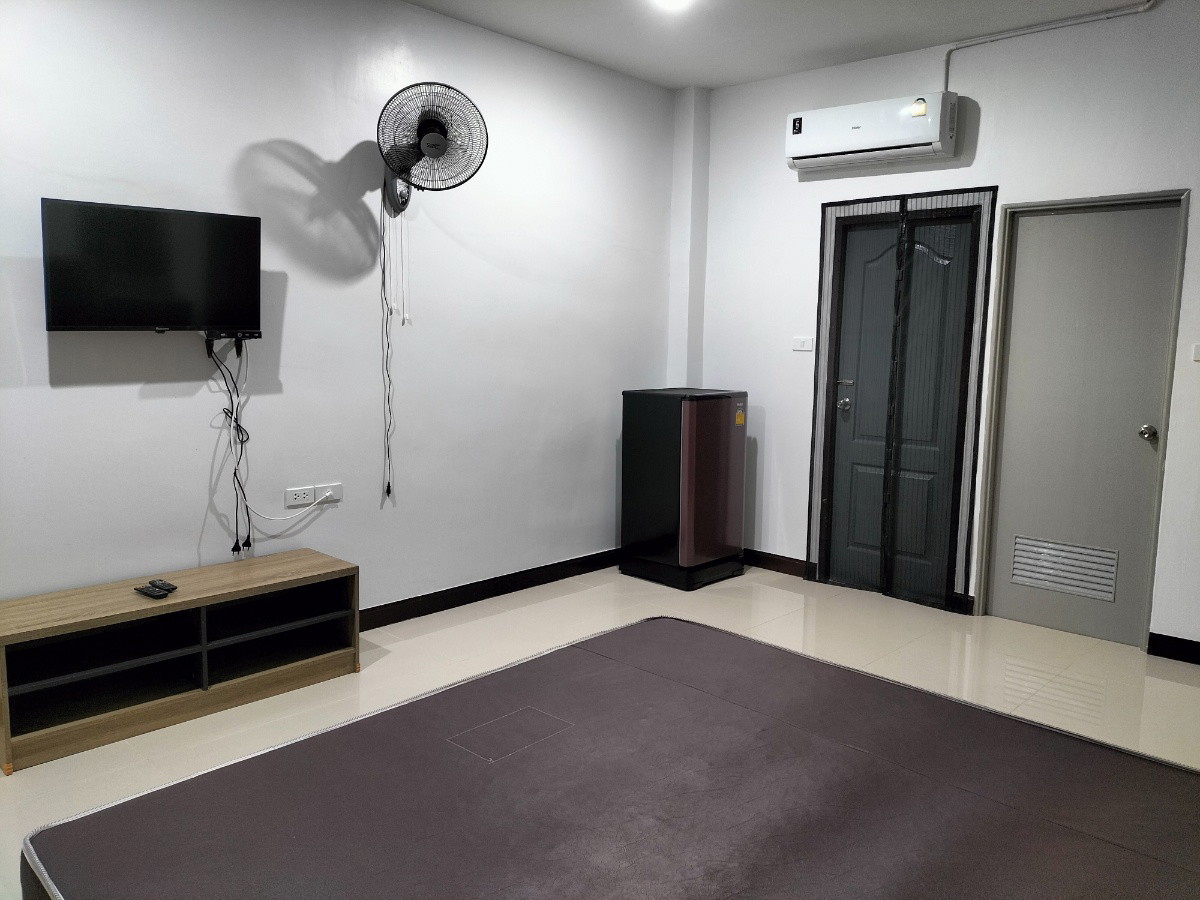 1 Bed Condo — photo 3