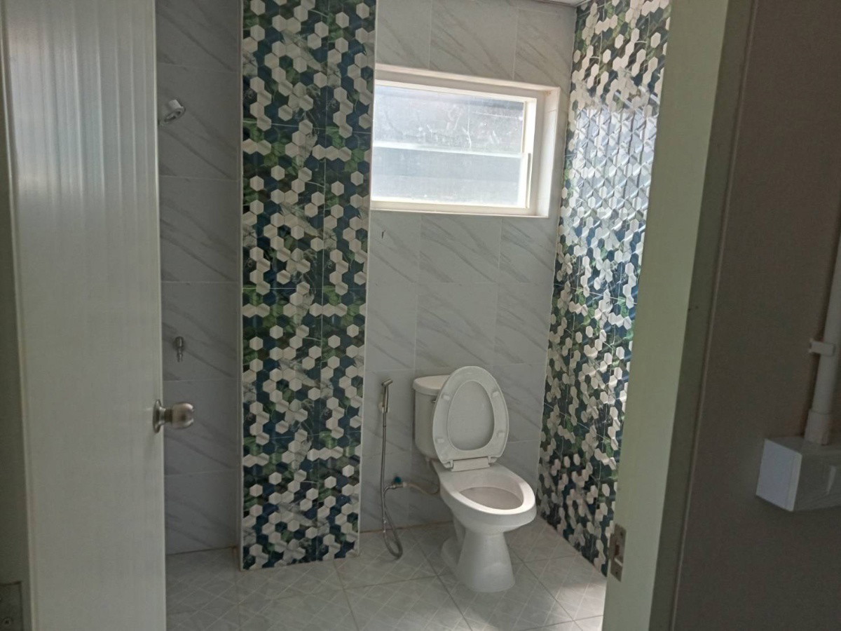 1 Bed Condo — photo 2