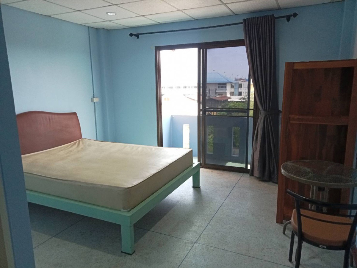 1 Bed Condo — photo 4