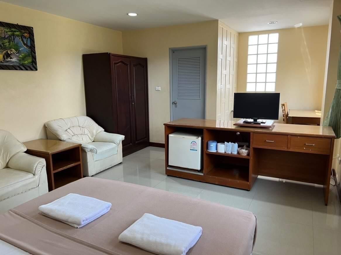 Condo — photo 1