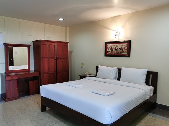 1 Bed Condo — photo 2
