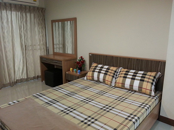1 Bed Condo · Huai Khwang, bangkok — photo 1