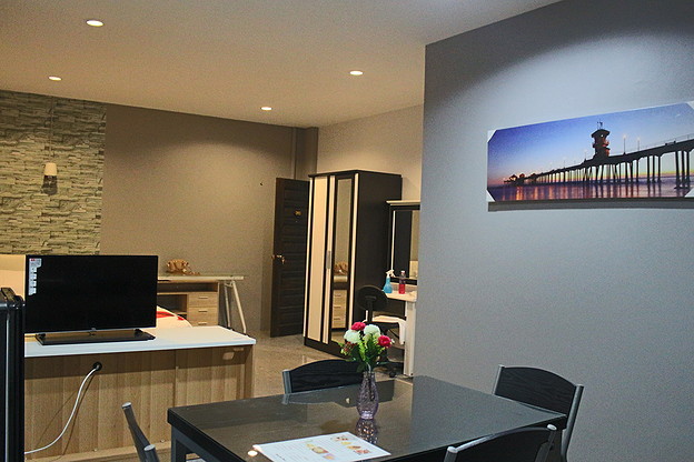 1 Bed Condo — photo 3