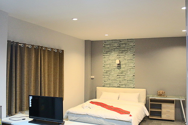 1 Bed Condo — photo 4