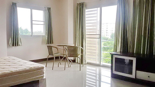 1 Bed Condo — photo 1