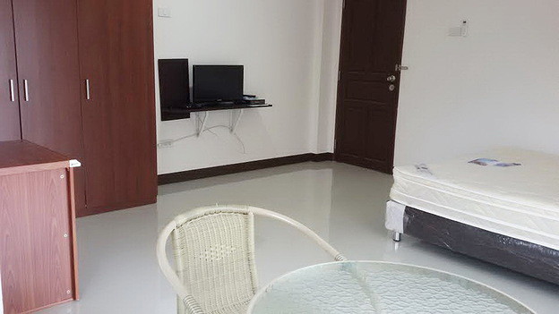 1 Bed Condo — photo 2