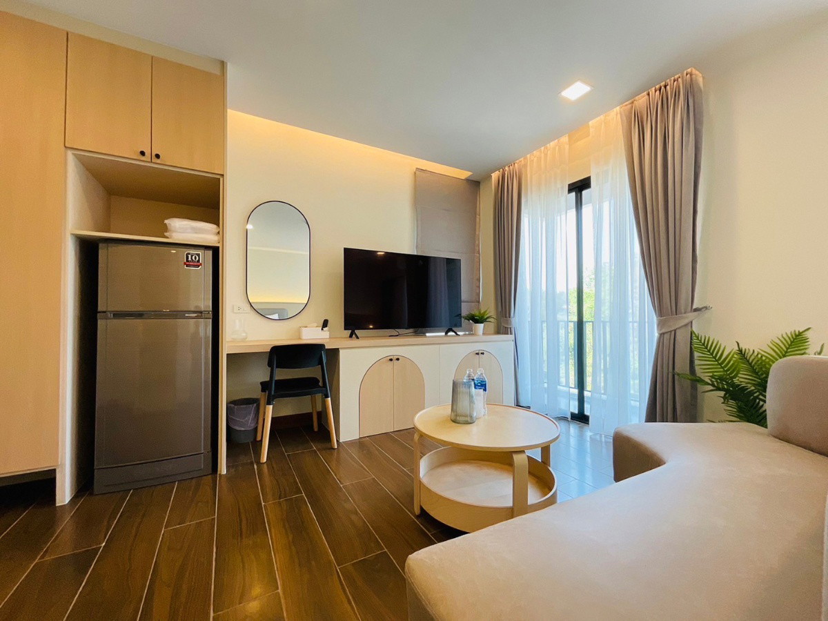 1 Bed Condo — photo 2