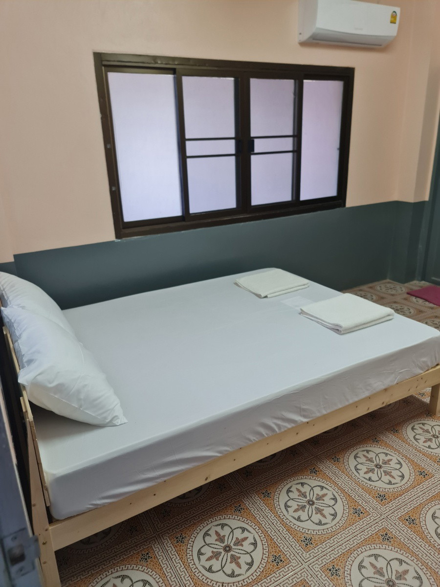 1 Bed Condo — photo 2