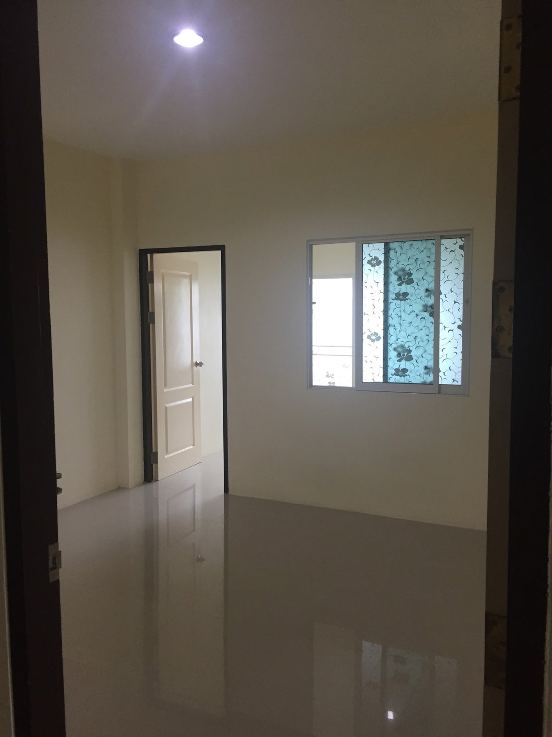 1 Bed Condo — photo 2