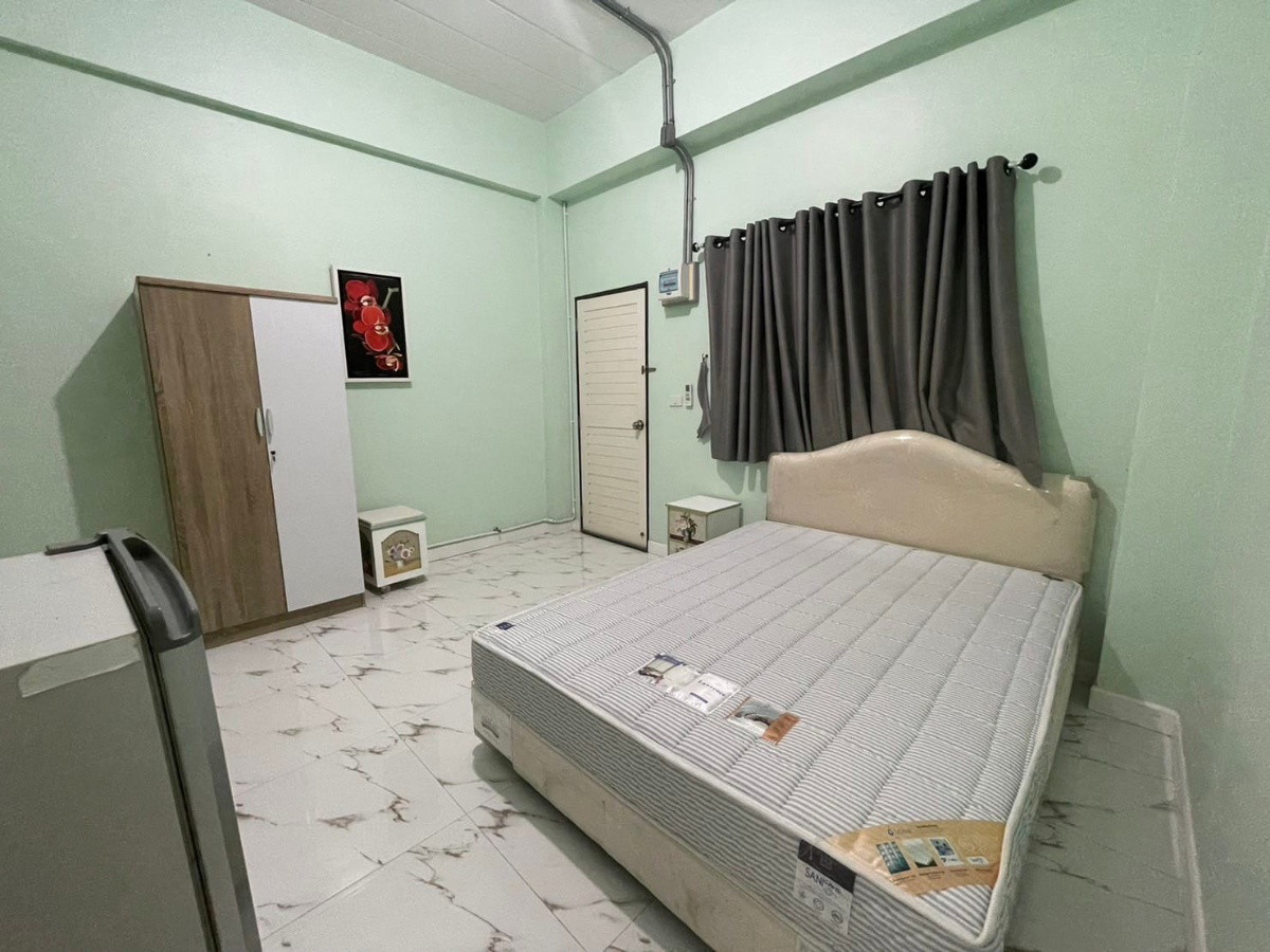 1 Bed Condo — photo 2