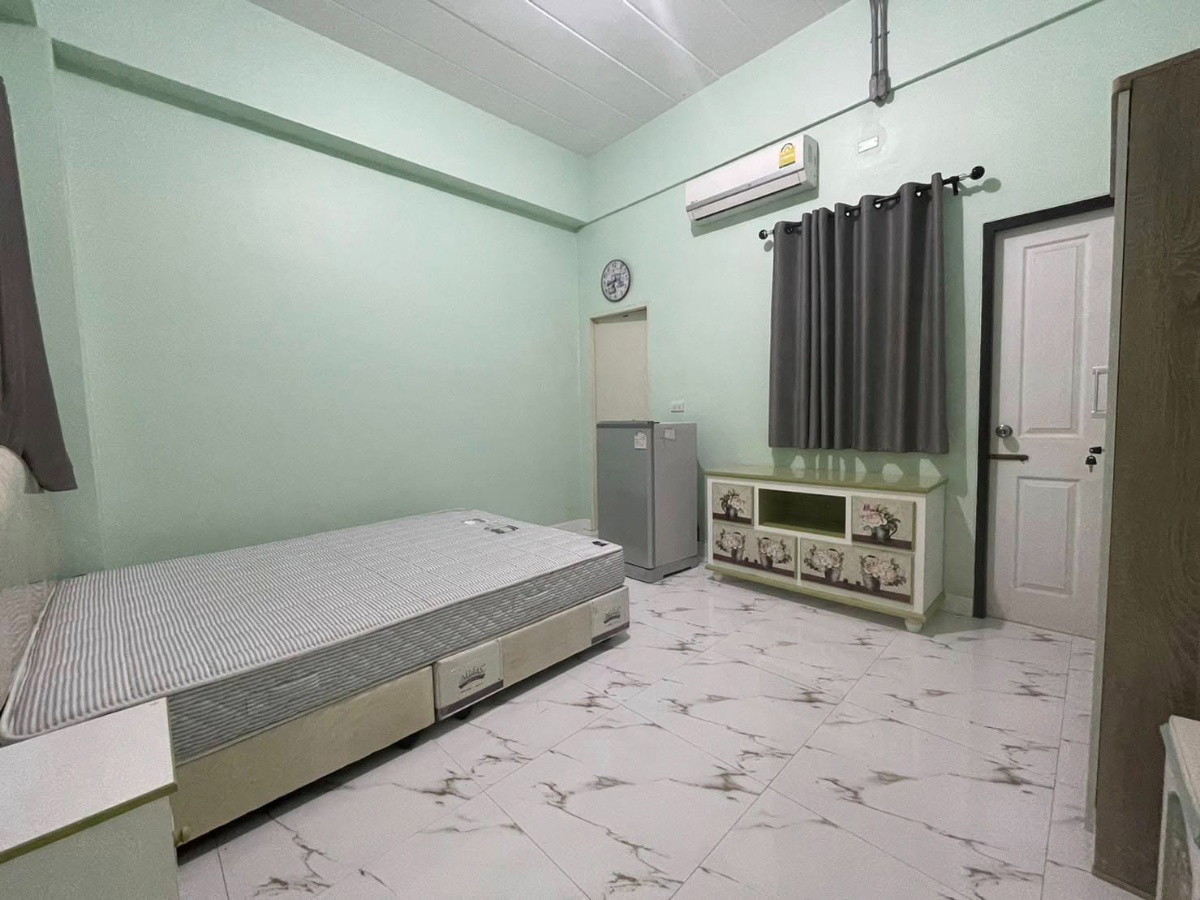1 Bed Condo — photo 3