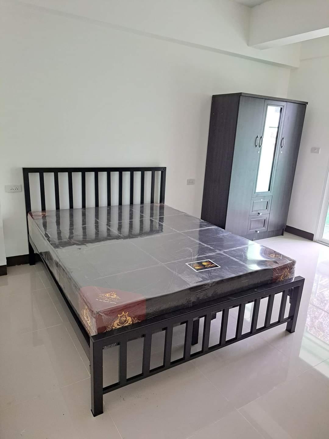 1 Bed Condo — photo 1