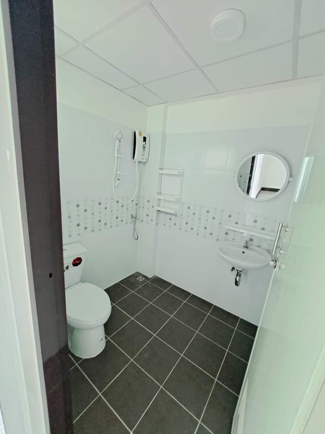 1 Bed Condo — photo 3