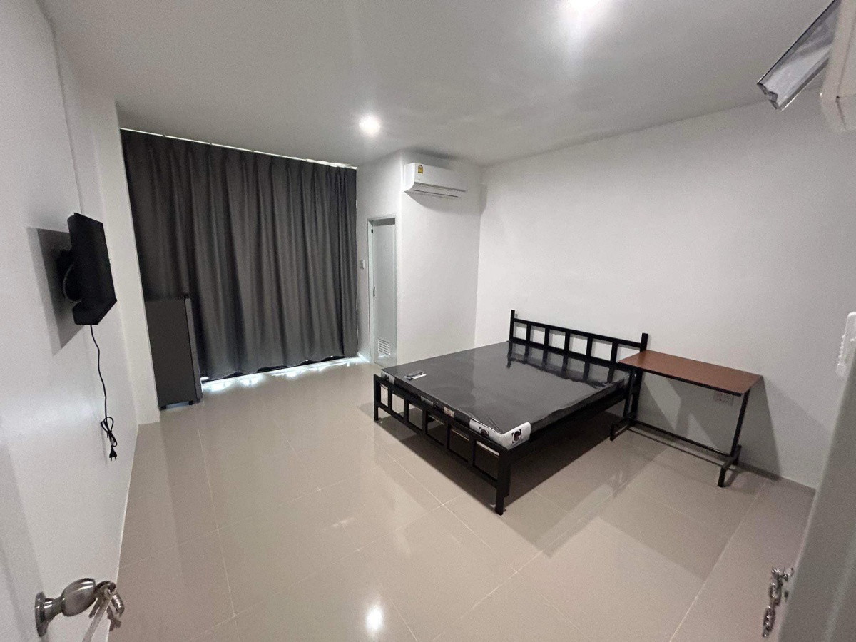 1 Bed Condo — photo 1