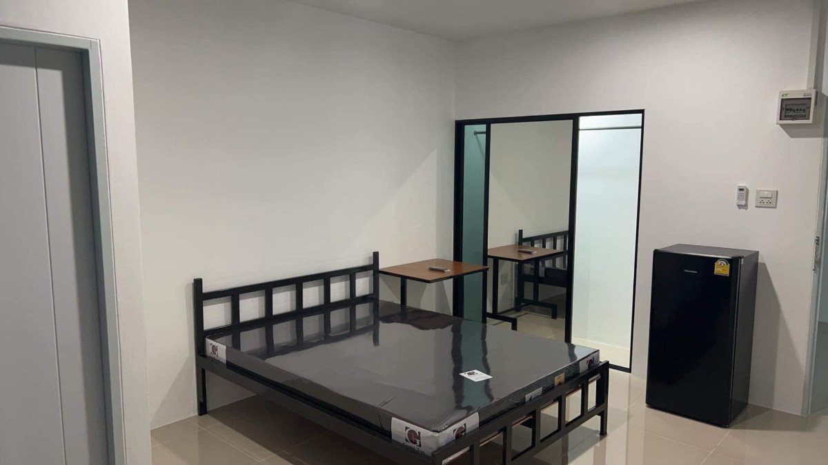 1 Bed Condo — photo 2