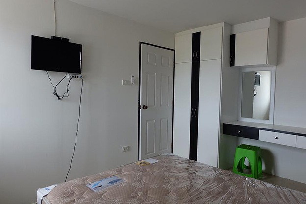 1 Bed Condo — photo 1