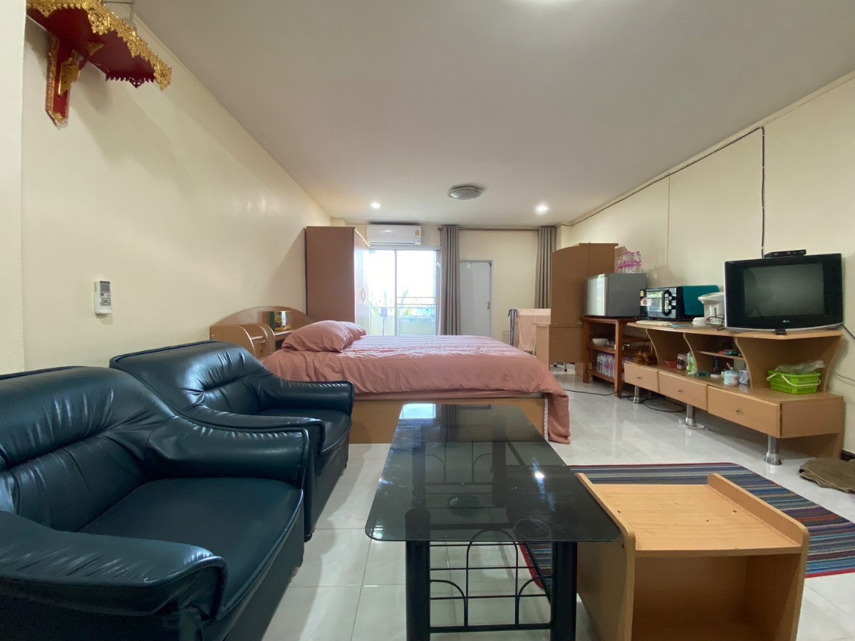 1 Bed Condo — photo 2
