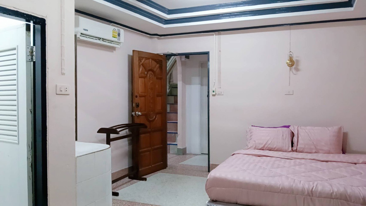 1 Bed Condo — photo 1