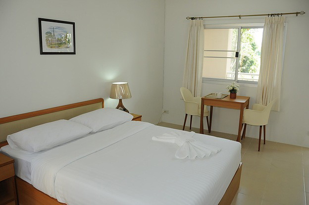 1 Bed Condo — photo 2