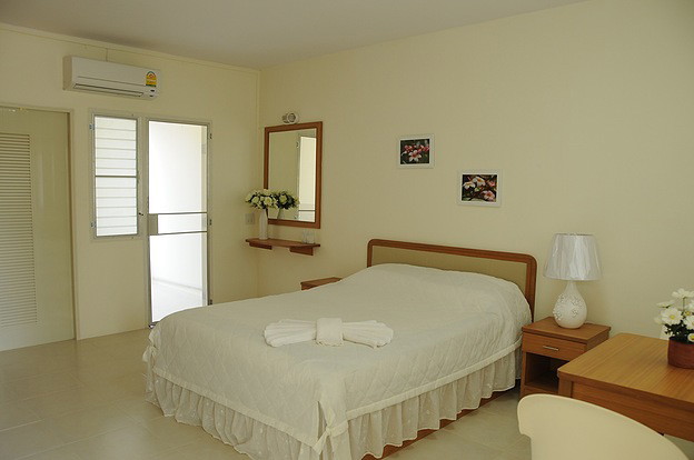 1 Bed Condo — photo 3