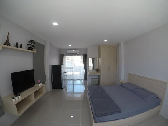 1 Bed Condo — photo 3