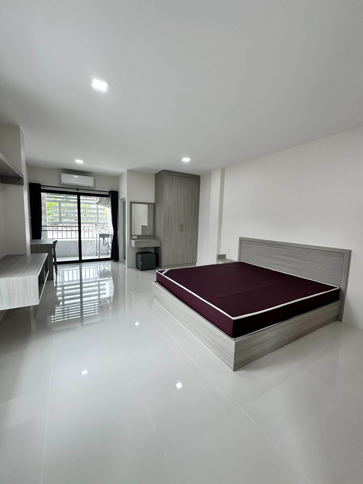 1 Bed Condo — photo 4