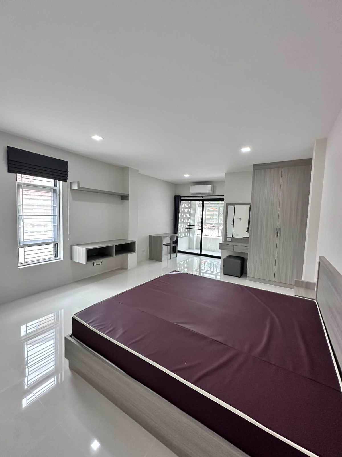1 Bed Condo — photo 5