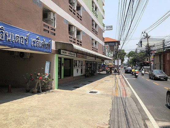 Condo · Huai Khwang, bangkok — photo 1