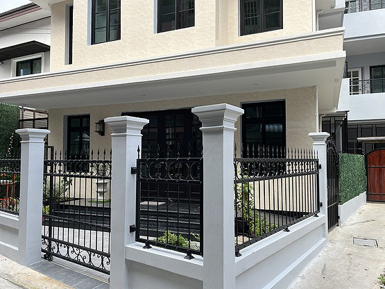 Condo · Pom Prap Sattru Phai, bangkok
