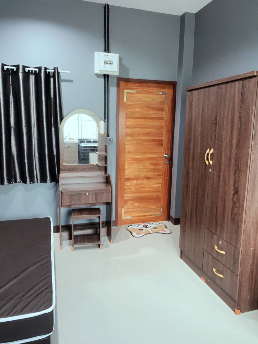 1 Bed Condo — photo 2